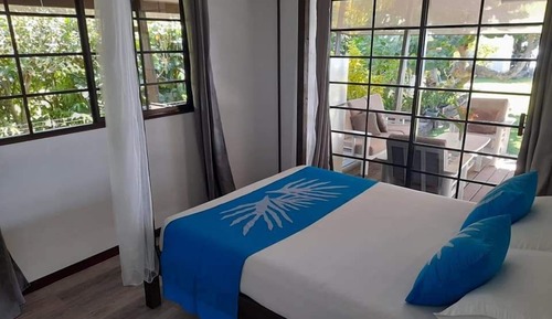 Room, Garden View