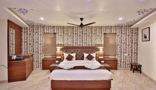 Luxury Suite