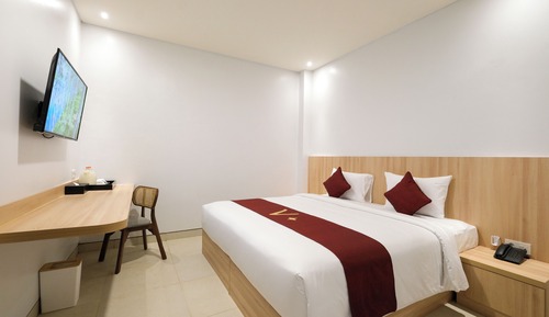 Small Double Room (Basement Floor)
