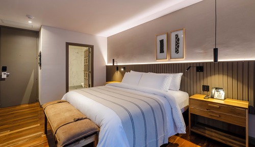 Deluxe Room, 1 King Bed