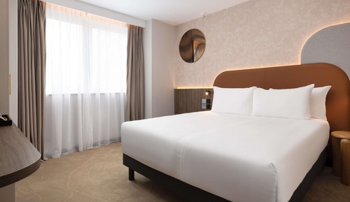 Standard Room, 1 Double Bed, City View (Accessible)