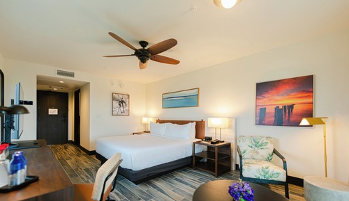 Deluxe Room, 1 King Bed, Mobility Accessible