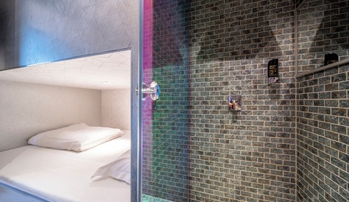 Double Lower capsule with Shower No Window