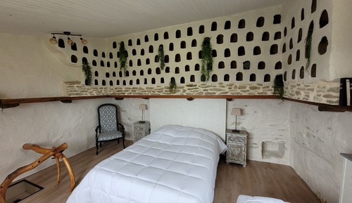 Romantic Cottage, Ensuite, Mountain View (Le Pigeonnier)