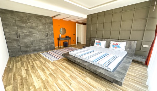 Elite Room