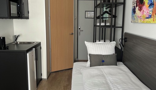 Studio, 1 Twin Bed
