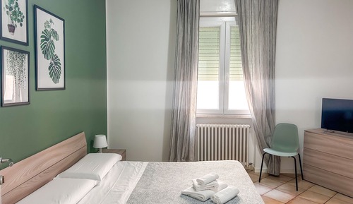 Standard Double Room, 1 Queen Bed (Shared Bathroom)