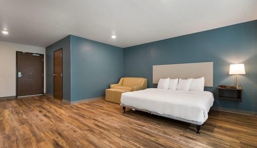 Standard Room, 1 King Bed with Sofa bed, Non Smoking
