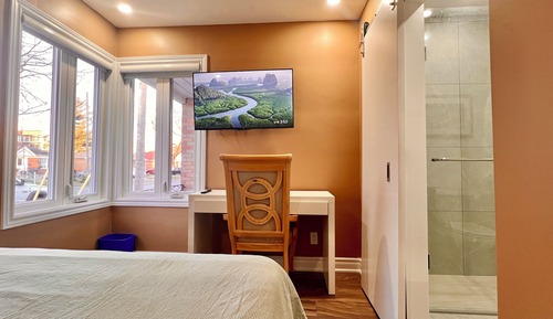 Comfort Room, 1 Queen Bed, Private Bathroom