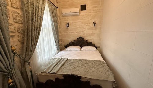 Standard Room, 1 Queen Bed