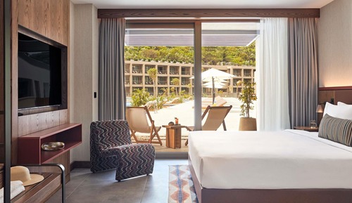 Room, 1 King Bed, Pool View (All Access)
