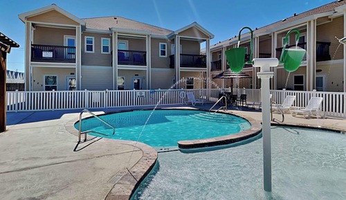 Studio (2 Bedrooms)