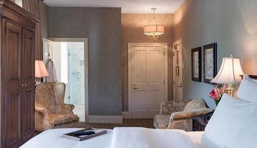 Deluxe Room, 1 King Bed