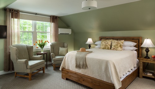 The Bigelows, 3rd Floor