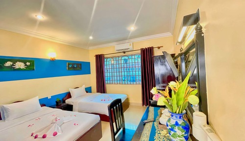 Deluxe Double or Twin Room with Pool View