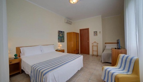 Basic Quadruple Room, 1 Bedroom, Private Bathroom