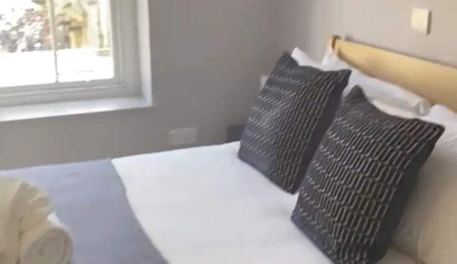 Basic Apartment, Multiple Beds