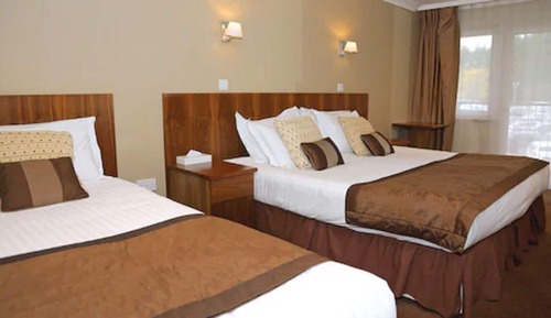 Club Triple Room
