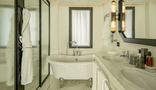 Divine Suite Terrace Velazquez View (Single Use)