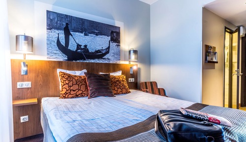 Standard Room, 1 Queen Bed