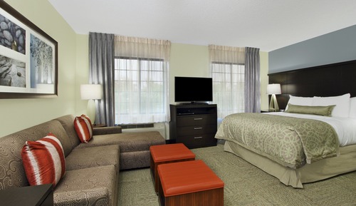 Studio Suite, 1 Queen Bed, Kitchen