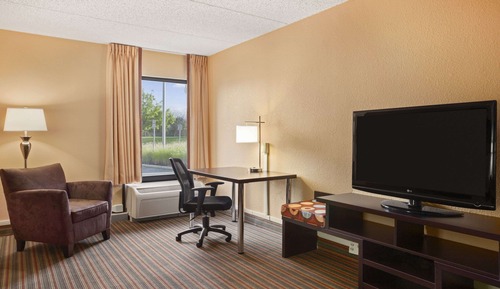 Room, 1 King Bed, Accessible, Non Smoking (Mobility)