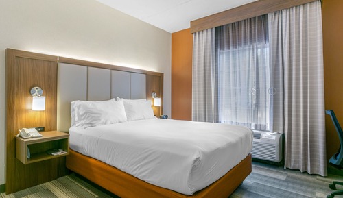 Standard Room, 1 King Bed