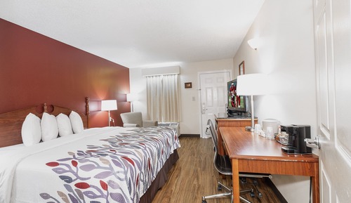 Superior Room, 1 King Bed, Accessible, Non Smoking (Roll-In Shower)