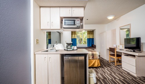 Studio Suite, 1 Queen Bed, Non Smoking