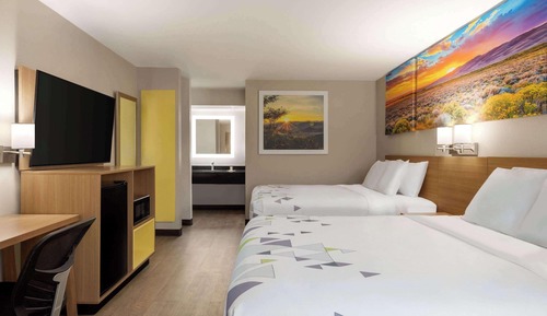 Room, 2 Queen Beds, Smoking