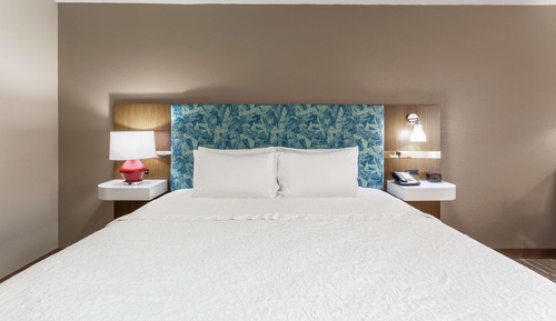 Suite, 1 King Bed, Non Smoking