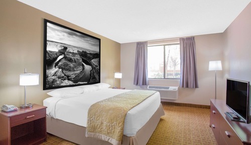 Standard Room, 1 King Bed, Accessible