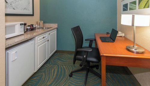 Suite, Multiple Beds (Mobility Accessible, Tub)