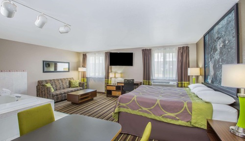 Deluxe Studio Suite, 1 King Bed, Non Smoking