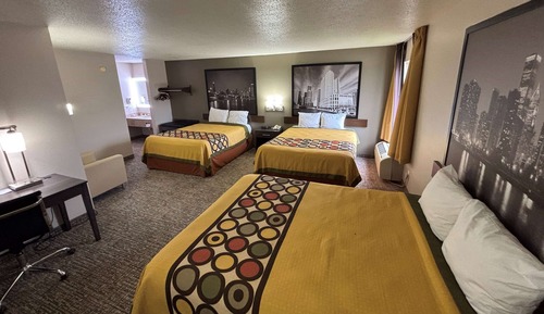 Standard Room, Multiple Beds, Non Smoking
