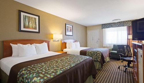 Standard Room, 2 Queen Beds, Accessible, Bathtub