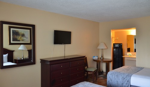 Room, 2 Double Beds, Pool View