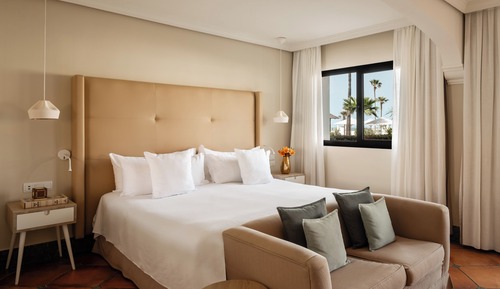 Premium Room (Pool Access with Private Garden (3AD))
