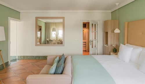 Family Room (Red Level, Ocean View, 2+2)