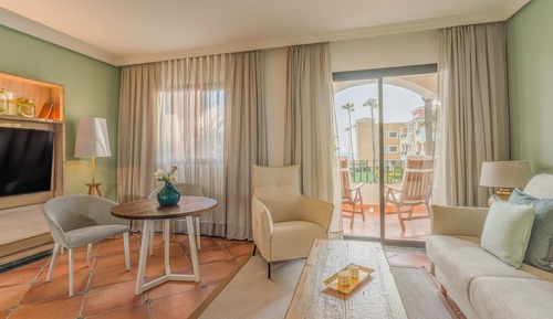 Family Room (Red Level, Ocean View, 4AD)