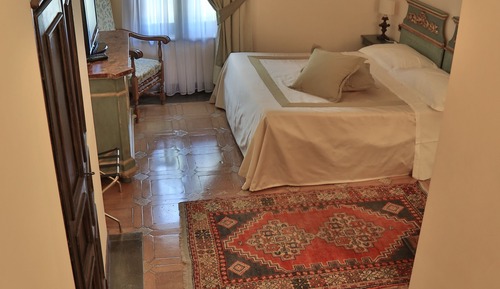 Classic Double Room