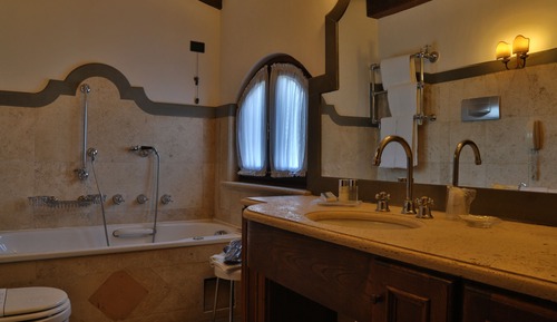 Suite, Hot Tub, Valley View