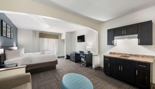 Suite, 1 King Bed, Non Smoking, Hot Tub, Kitchenette