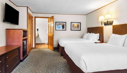 Standard Room, 2 Queen Beds, Accessible, Refrigerator & Microwave (1st Floor)