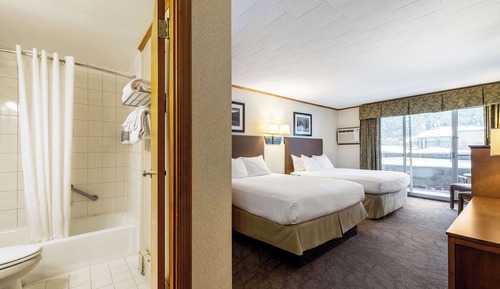 Standard Room, 2 Queen Beds, Non Smoking, Refrigerator & Microwave (1st Floor)