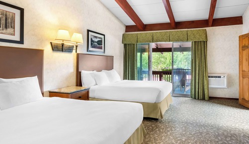 Suite, 2 Queen Beds, Non Smoking, Jetted Tub (2nd Floor;with Sofabed)
