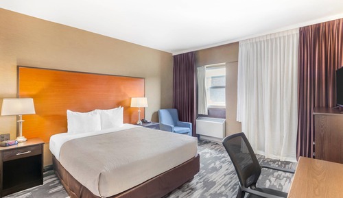 Standard Room, 1 Queen Bed, Non Smoking