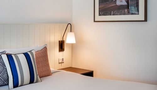 Room (Resort)