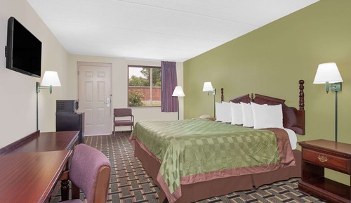 Standard Room, 1 King Bed