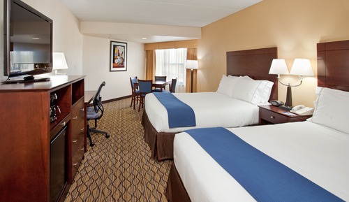 Standard Room, 2 Queen Beds, Courtyard View (Pool View)